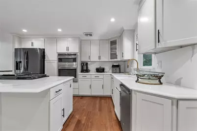 587 Central Avenue, Johnston, RI 02919 - Photo 4