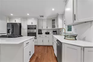 587 Central Ave, Johnston, RI 02919 - Photo 4