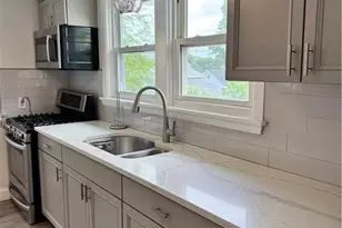 101 Rutherglen Ave, Providence, RI 02907 - Photo 2