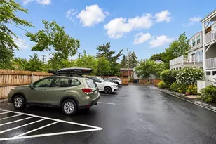 8 Slocum St, Providence, RI 02909 - Photo 12