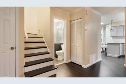 626 Smithfield Road #201, North Providence, RI 02904 - Photo 8