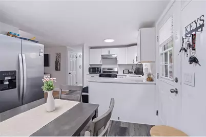 5 Packard Avenue, Warwick, RI 02886 - Photo 8