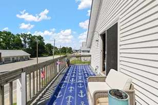 228 Main Rd, Tiverton, RI 02878 - Photo 32