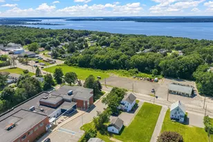 228 Main Rd, Tiverton, RI 02878 - Photo 34