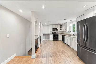 216 Hyde Street, Cranston, RI 02920 - Photo 4