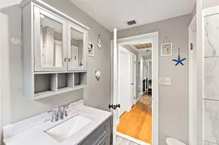 216 Hyde St, Cranston, RI 02920 - Photo 16
