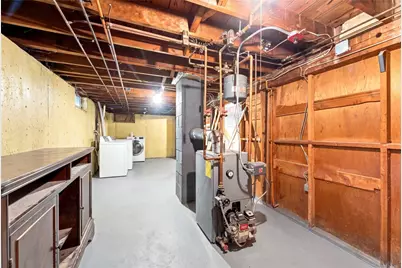 216 Hyde Street, Cranston, RI 02920 - Photo 24