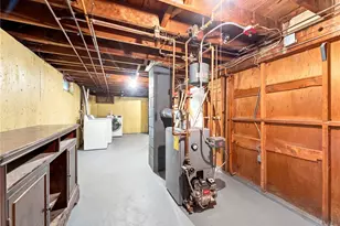 216 Hyde St, Cranston, RI 02920 - Photo 24