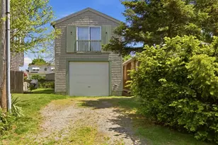 85 Highland Ave, Portsmouth, RI 02871 - Photo 34