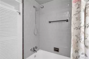 216 Riverside Ave, Warwick, RI 02889 - Photo 16