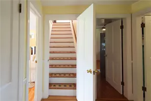 8 Fenner Ave, Newport, RI 02840 - Photo 26