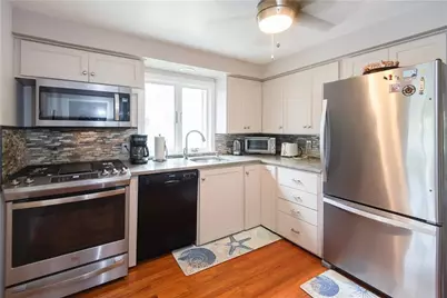 8 Fenner Avenue, Newport, RI 02840 - Photo 10