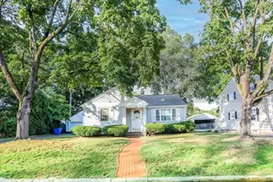 29 Edward Ave, East Providence, RI 02916 - Photo 2