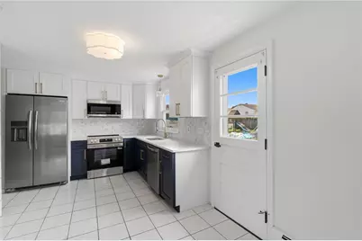 216 Toledo Avenue, Pawtucket, RI 02860 - Photo 8