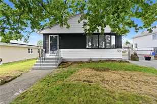 216 Toledo Ave, Pawtucket, RI 02860 - Photo 1