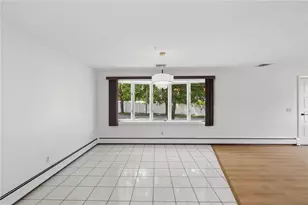 216 Toledo Ave, Pawtucket, RI 02860 - Photo 4