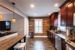 32 Hammond St, Newport, RI 02840 - Photo 6