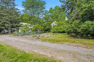 362 Abbott Run Valley Rd, Cumberland, RI 02864 - Photo 4