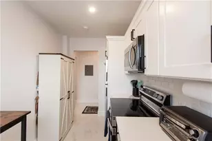 131 Broadway, Newport, RI 02840 - Photo 18