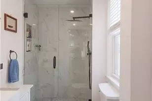 131 Broadway, Newport, RI 02840 - Photo 12