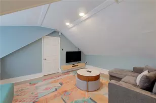 382 Spring St, Newport, RI 02840 - Photo 4