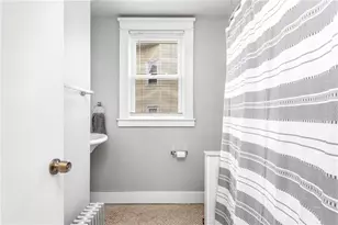 2 Poplar St, Providence, RI 02906 - Photo 14