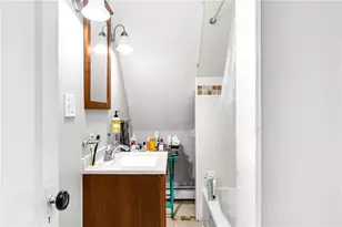 4 Poplar St, Providence, RI 02906 - Photo 10