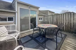 26 West Narragansett Ave, Newport, RI 02840 - Photo 14