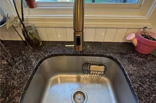 85 Ferris St, Pawtucket, RI 02861 - Photo 4