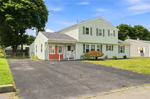 282 Ronald Ave, Cumberland, RI 02864 - Photo 4