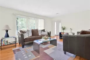 63 Derbyshire Dr, Cranston, RI 02921 - Photo 18
