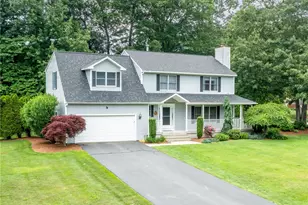 63 Derbyshire Dr, Cranston, RI 02921 - Photo 2