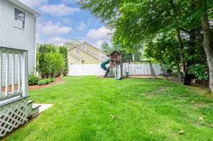 63 Derbyshire Dr, Cranston, RI 02921 - Photo 38
