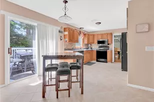 63 Derbyshire Dr, Cranston, RI 02921 - Photo 12