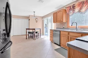 63 Derbyshire Dr, Cranston, RI 02921 - Photo 16