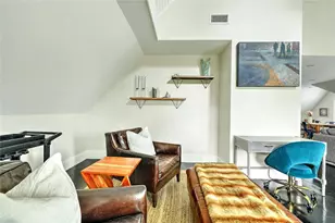 26 S Angell St, Providence, RI 02906 - Photo 12