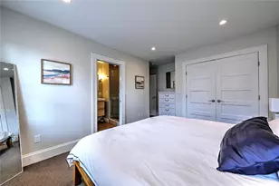 26 S Angell St, Providence, RI 02906 - Photo 30