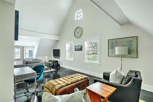 26 S Angell St, Providence, RI 02906 - Photo 14
