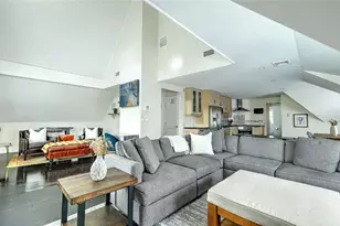26 S Angell St, Providence, RI 02906 - Photo 6