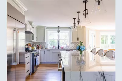 262 Peckham Avenue, Middletown, RI 02842 - Photo 6
