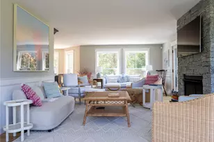 262 Peckham Ave, Middletown, RI 02842 - Photo 8