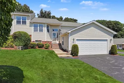 29 Hunters Run, North Providence, RI 02904 - Photo 2