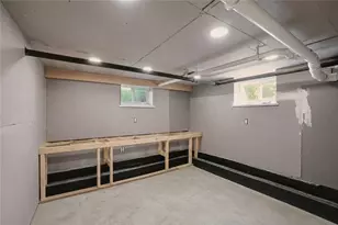 520 Middle Hwy, Barrington, RI 02806 - Photo 30
