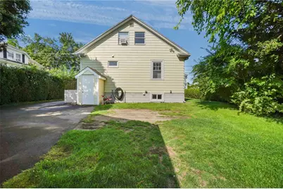 520 Middle Highway, Barrington, RI 02806 - Photo 34