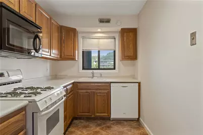 650 East Greenwich Avenue #5-405, West Warwick, RI 02893 - Photo 6