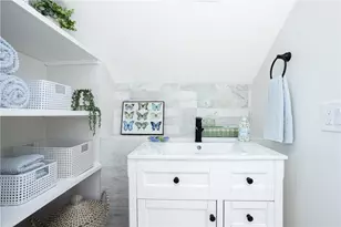 4 Gladding Ct, Newport, RI 02840 - Photo 32