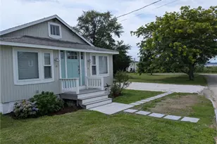 15 N Water St, Portsmouth, RI 02871 - Photo 2