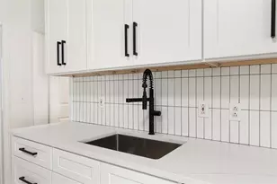 191 Nashua St, Providence, RI 02904 - Photo 6