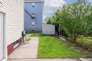 63 W Cole St, Pawtucket, RI 02860 - Photo 4