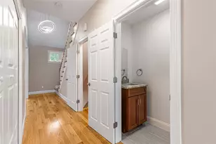 102 Hunting Hill Dr, Cumberland, RI 02864 - Photo 16